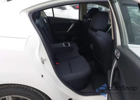 2011 Mazda Mazda3 S Sport z USA, uszkodzony, nr VIN JM1BL1U57B1448146